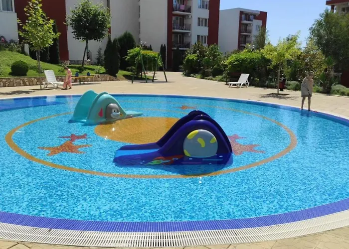 Апартамент Grand Marina